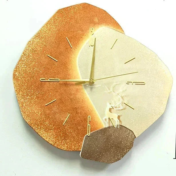 Brie - Moderne Wanduhr aus Holz