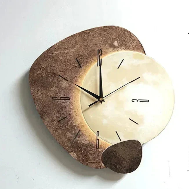 Brie - Moderne Wanduhr aus Holz