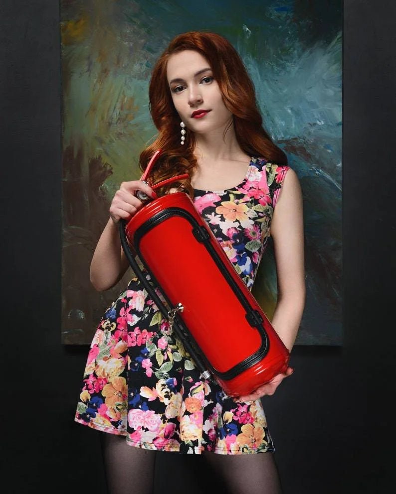 Hidden FireBar – Versteckte Mini-Bar im Feuerlöscher-Design für stilvolle Getränkeaufbewahrung