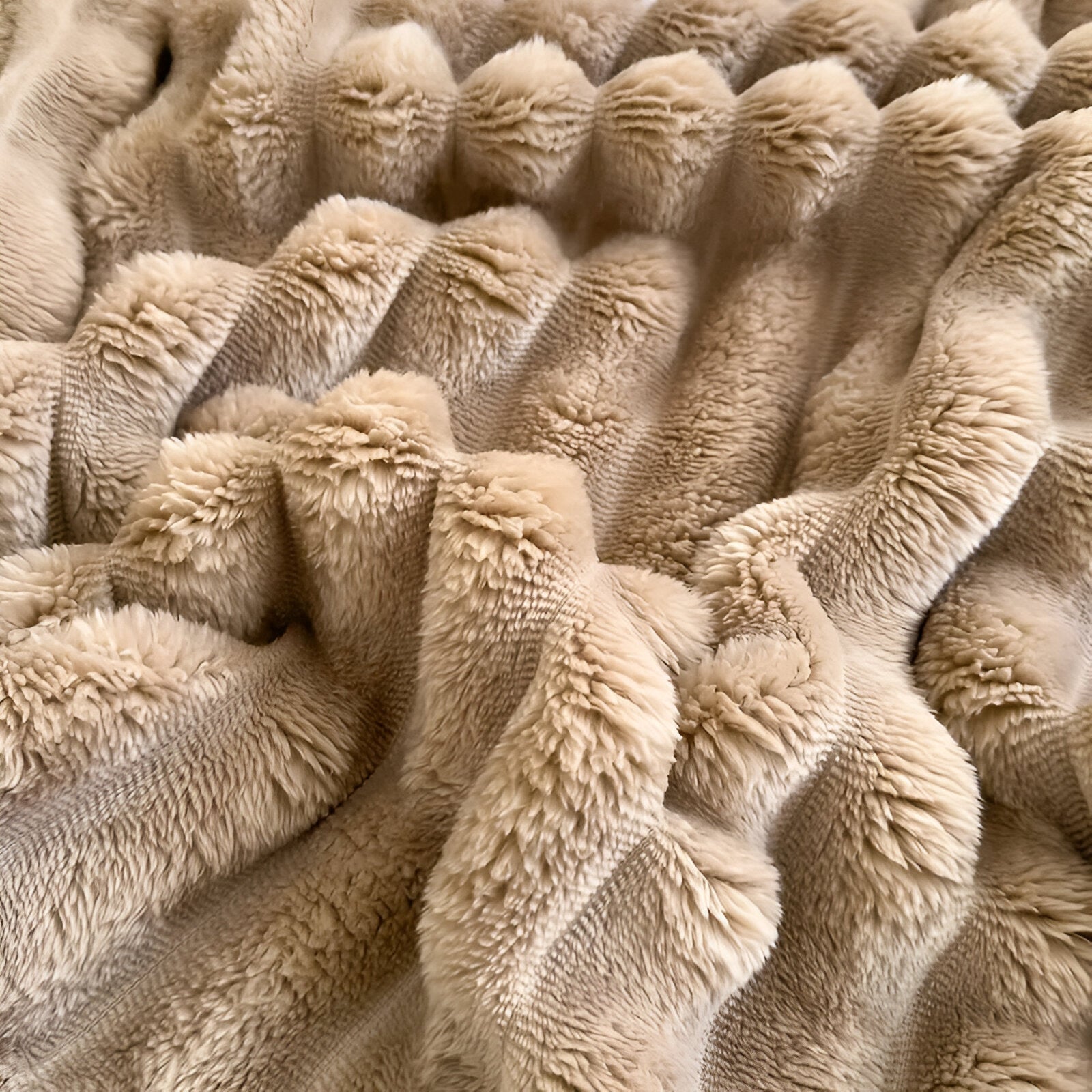 STRIPEPLUSH – Weiche Gestreifte Fleece Decke