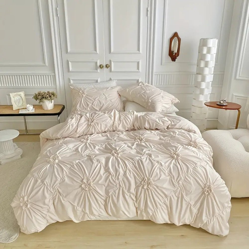 RuffledWeave Duvet Set – Elegantes Rüschblumen Bettbezug Set aus Mikrofaser