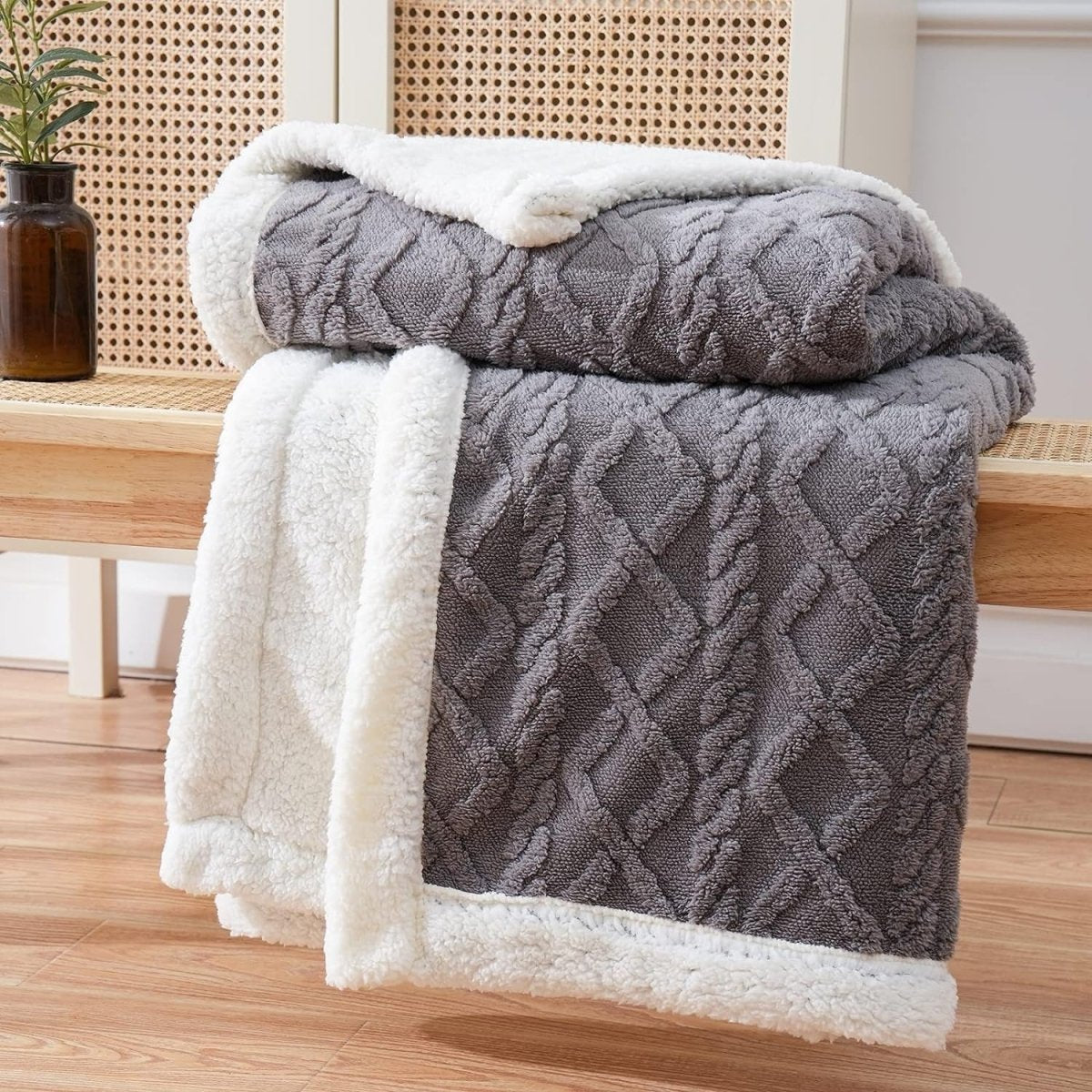 Snuggle Sherpa Blanket – Luxuriöse Kuscheldecke für jede Jahreszeit