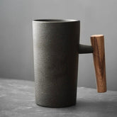 BREWCRAFT MUG – Handgefertigte Keramiktasse mit Holzgriff für stilvollen Kaffeegenuss