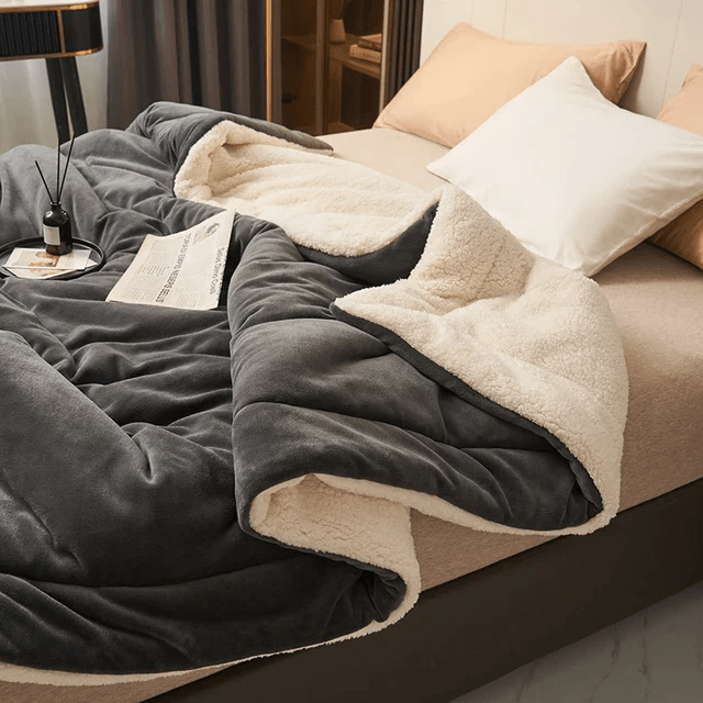CozyLuxe – Luxuriöse Fleecedecke für ultimativen Komfort