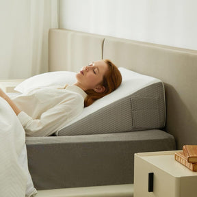 Deluxe Wedge Pillow – Ergonomisches Neigungskeil Kissen mit Memory-Schaum