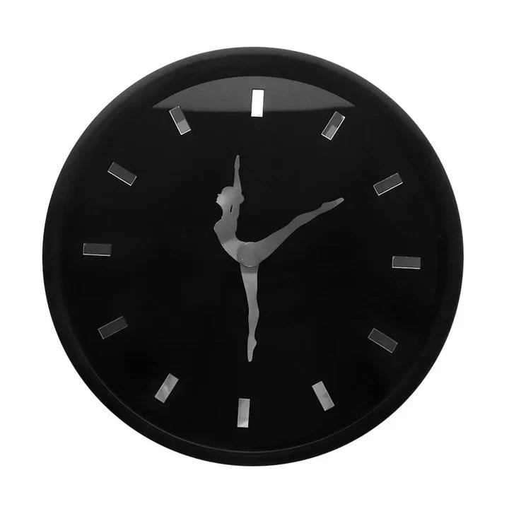Isa - Raffinierte Ballerina-Wanduhr