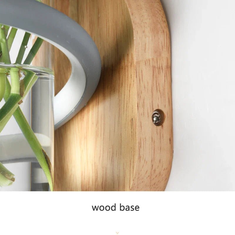 BLOOMLIGHT – LED Wandvase Lampe aus Holz & Aluminium für stilvolle Außenbereiche
