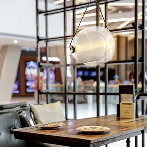 QUORENA – Moderne Deckenleuchte aus Glas und Eisen