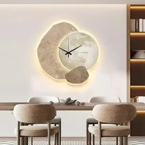Brie - Moderne Wanduhr aus Holz