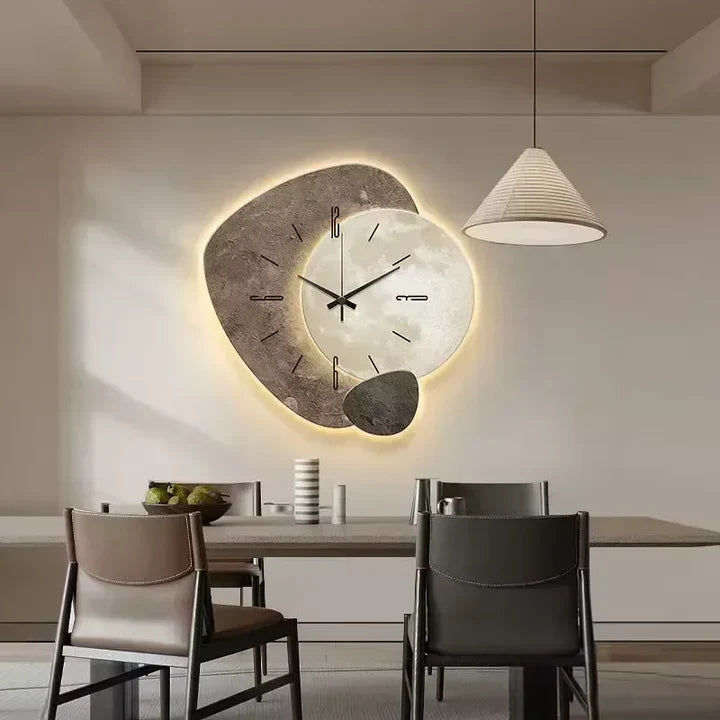 Brie - Moderne Wanduhr aus Holz