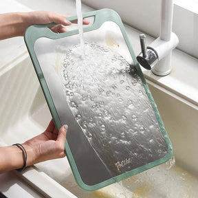 SteelCrest – Doppelseitiges Edelstahl Schneidebrett mit Antihaft-Oberfläche und Saftnut