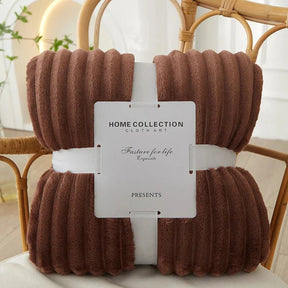 StripeWarm – Breite Flanell-Fleece-Decke mit Streifenmuster, weich & wärmend