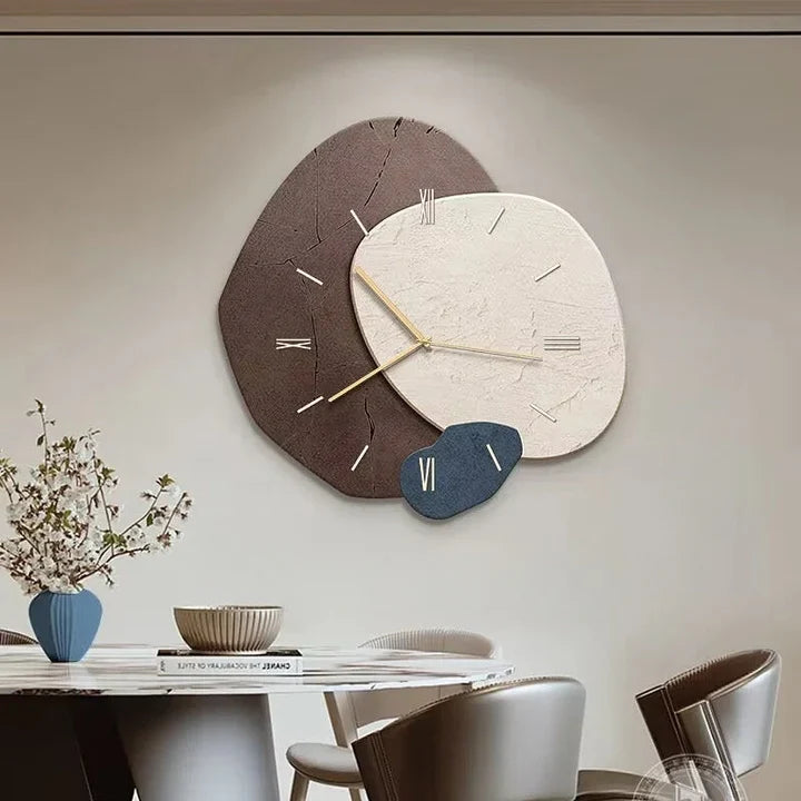 Brie - Moderne Wanduhr aus Holz