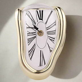 Cali - Surrealistische tropfende Wanduhr