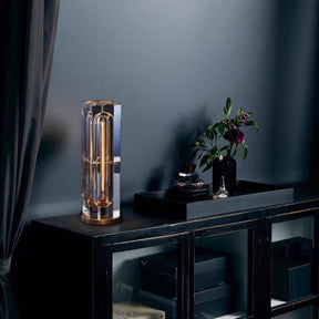 NEXORA – Minimalistische Würfel-Tischlampe