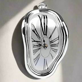 Cali - Surrealistische tropfende Wanduhr